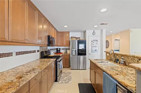 Kitchen - 14392 Smith River Rd, Eastvale, CA 92880 photo 4 of 6