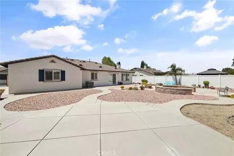Exterior - 14392 Smith River Rd, Eastvale, CA 92880 photo 16 of 18