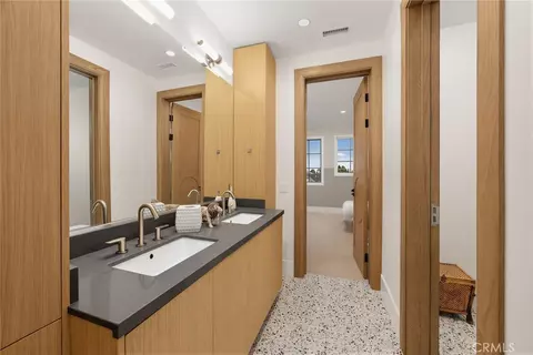 Bath - 339 W Longden Ave, Arcadia, CA 91007 photo 3 of 6