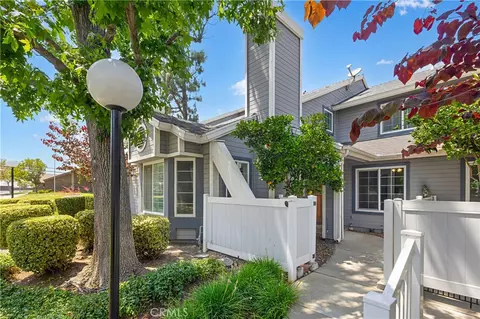 326 Monroe Ct, Azusa, CA 91702