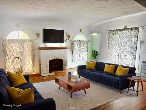 1553 N Commonwealth, Los Angeles, CA 90027