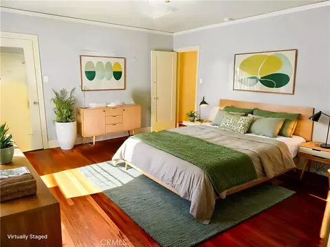 1553 N Commonwealth, Los Angeles, CA 90027