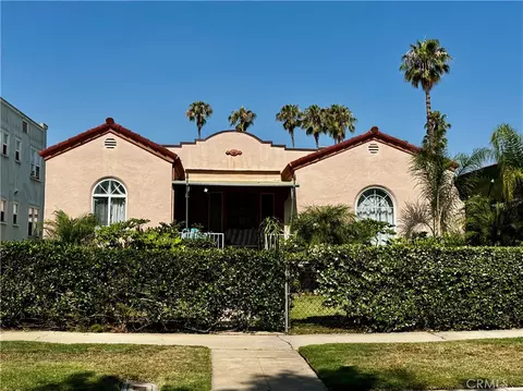 1553 N Commonwealth, Los Angeles, CA 90027