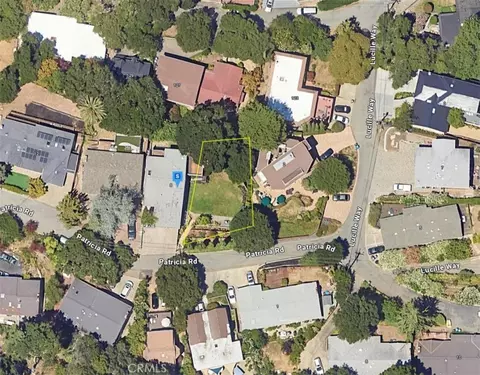 6 Patricia Rd, Orinda, CA 94563