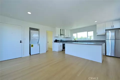 Kitchen - 425 N Raymond Ave, Pasadena, CA 91103 photo 4 of 5