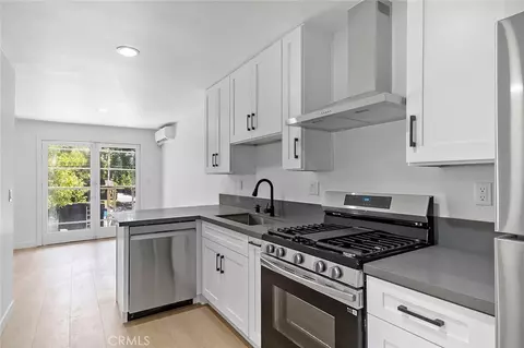 Kitchen - 425 N Raymond Ave, Pasadena, CA 91103 photo 1 of 5