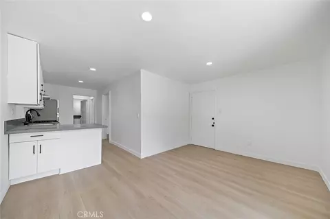 Living - 425 N Raymond Ave, Pasadena, CA 91103 photo 1 of 4