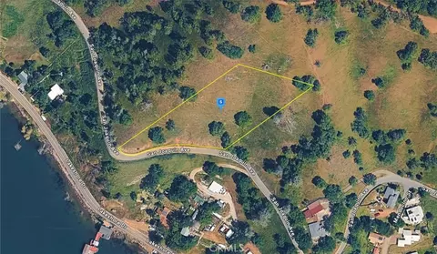 12800 San Joaquin Ave, Clearlake, CA 95422