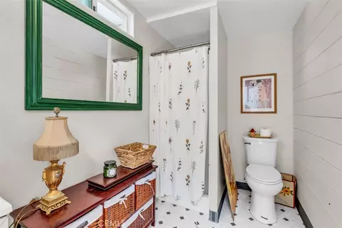 Bath - 710 E Greystone, Monrovia, CA 91016 photo 3 of 5