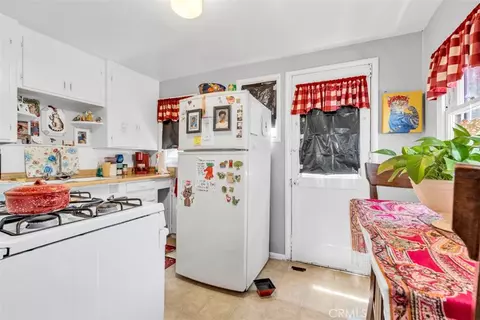 Kitchen - 710 E Greystone, Monrovia, CA 91016 photo 4 of 7