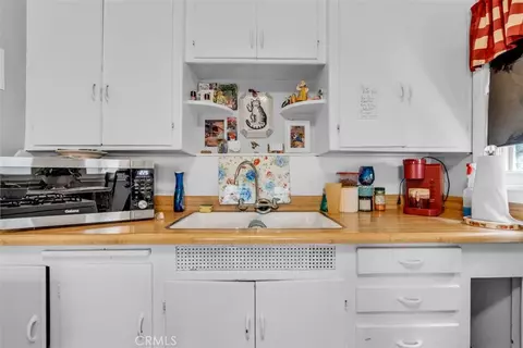 Kitchen - 710 E Greystone, Monrovia, CA 91016 photo 7 of 7