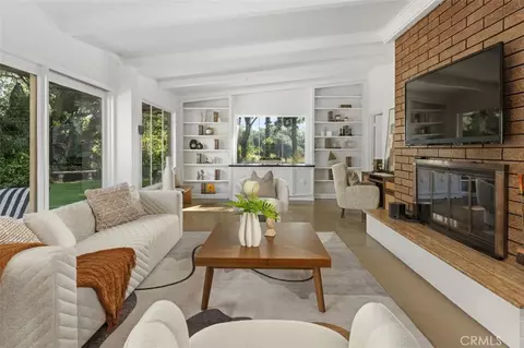 444 Oneida Dr, Pasadena, CA 91107