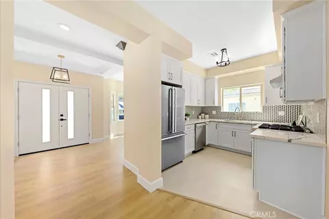 Entry Way - 67 S Craig Ave #2, Pasadena, CA 91107 photo 2 of 3