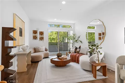 218 N El Molino Ave #207, Pasadena, CA 91101