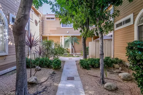 Exterior - 331 Genoa #E, Monrovia, CA 91016 photo 2 of 5