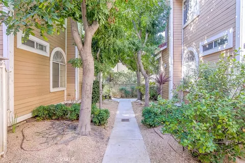 Exterior - 331 Genoa #E, Monrovia, CA 91016 photo 4 of 5