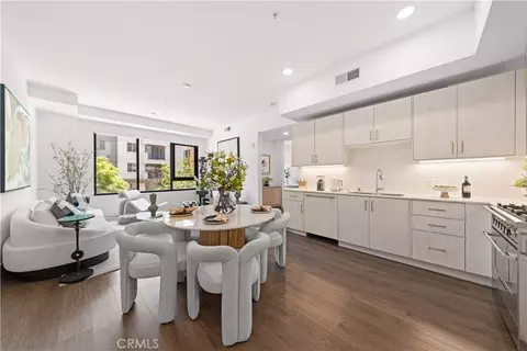 709 E Walnut St #227, Pasadena, CA 91101