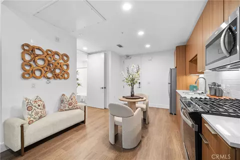 709 E Walnut St #319, Pasadena, CA 91101 photo 5