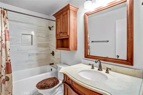 Bath - 2891 Canyon Crst #15, Riverside, CA 92507 photo 1 of 4