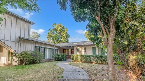 154 S Lima St, Sierra Madre, CA 91024