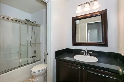 Bath - 1175 Corte Riviera, Camarillo, CA 93010 photo 3 of 4