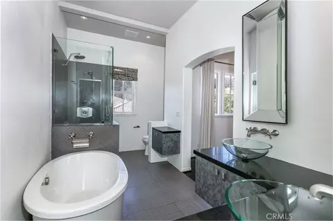 Bath - 1175 Corte Riviera, Camarillo, CA 93010 photo 1 of 4
