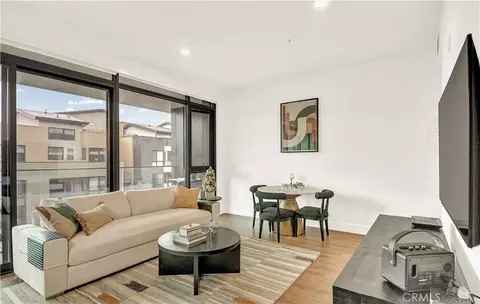 Living - 709 E Walnut St #415, Pasadena, CA 91101 photo 3 of 3