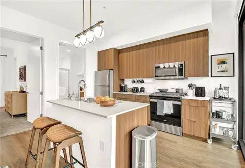 Kitchen - 709 E Walnut St #415, Pasadena, CA 91101 photo 5 of 7