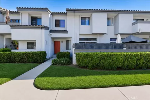 32 Brownfield Ln, Pomona, CA 91766