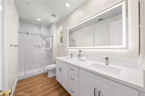 Bath - 463 Fairview Ave #F, Arcadia, CA 91007 photo 3 of 4