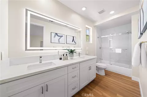 Bath - 463 Fairview Ave #F, Arcadia, CA 91007 photo 4 of 4