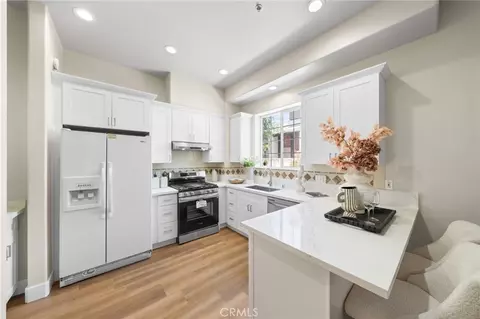 Kitchen - 463 Fairview Ave #F, Arcadia, CA 91007 photo 2 of 2