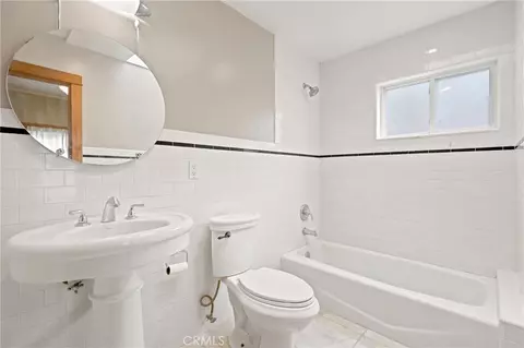 Bath - 231 E Lemon, Monrovia, CA 91016 photo 3 of 4