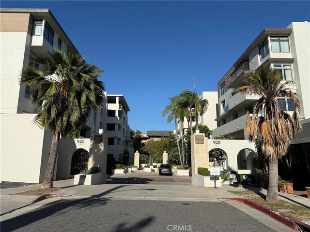 920 Granite Dr, Pasadena, CA 91101