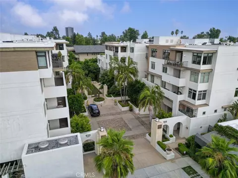 920 Granite Dr #104, Pasadena, CA 91101