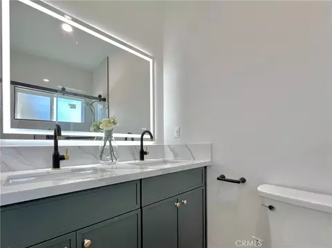 Bath - 936 E Sandra, Arcadia, CA 91006 photo 3 of 10