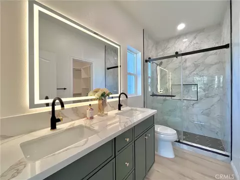 Bath - 936 E Sandra, Arcadia, CA 91006 photo 4 of 10