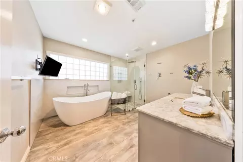 Bath - 1209 S 8th Ave, Arcadia, CA 91006 photo 4 of 5