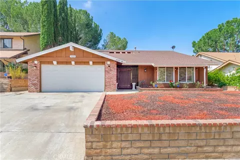 3695 Holly Vista Dr, Highland, CA 92346