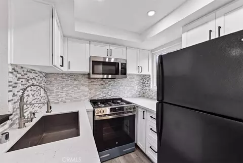 Kitchen - 521 W 9th St, Upland, CA 91786 photo 4 of 4