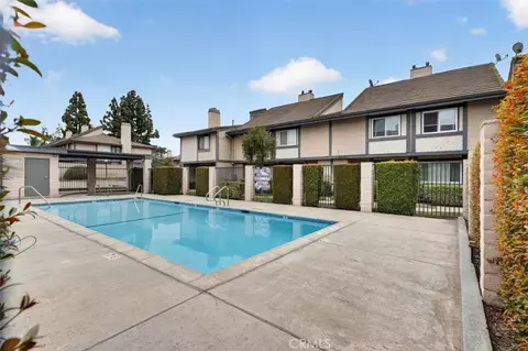 Exterior - 521 W 9th St, Upland, CA 91786 photo 4 of 10