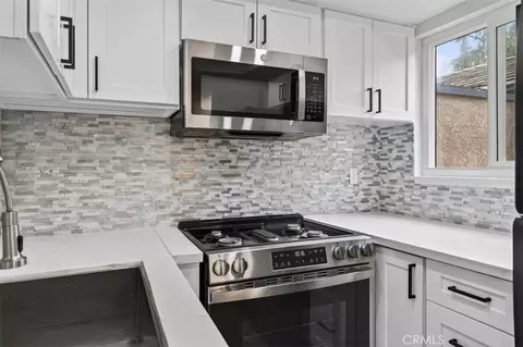 Kitchen - 521 W 9th St, Upland, CA 91786 photo 2 of 4