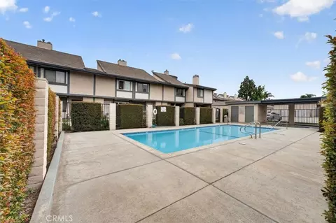 Exterior - 521 W 9th St, Upland, CA 91786 photo 5 of 10