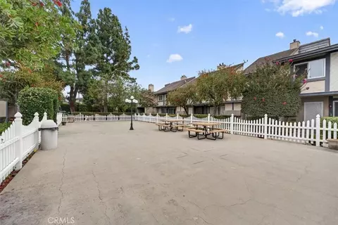 Exterior - 521 W 9th St, Upland, CA 91786 photo 8 of 10