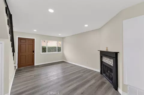 Living - 521 W 9th St, Upland, CA 91786 photo 1 of 5