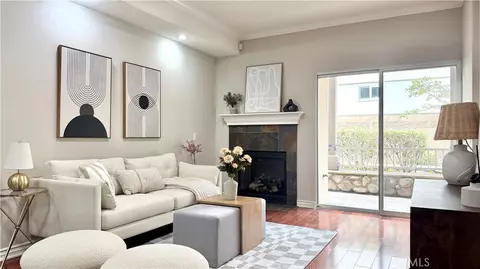 Living - 690 S Marengo Ave #6, Pasadena, CA 91106 photo 2 of 2