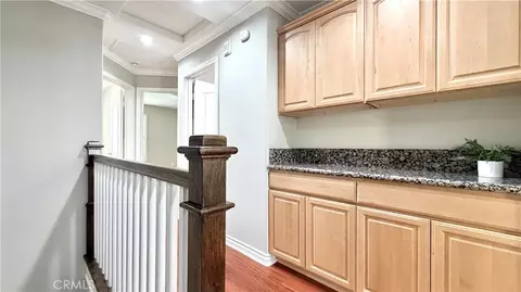 Entry Way - 690 S Marengo Ave #6, Pasadena, CA 91106 photo 2 of 2