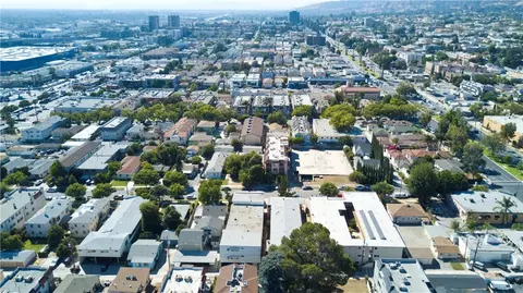 View/Area - 1052 Elm Ave, Glendale, CA 91201 photo 2 of 4