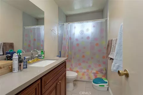Bath - 1052 Elm Ave, Glendale, CA 91201 photo 1 of 1