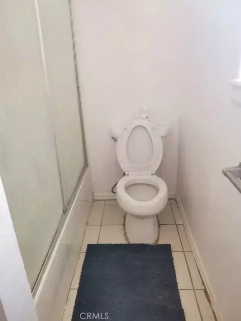 Bath - 15357 Walnut, Hesperia, CA 92345 photo 1 of 2